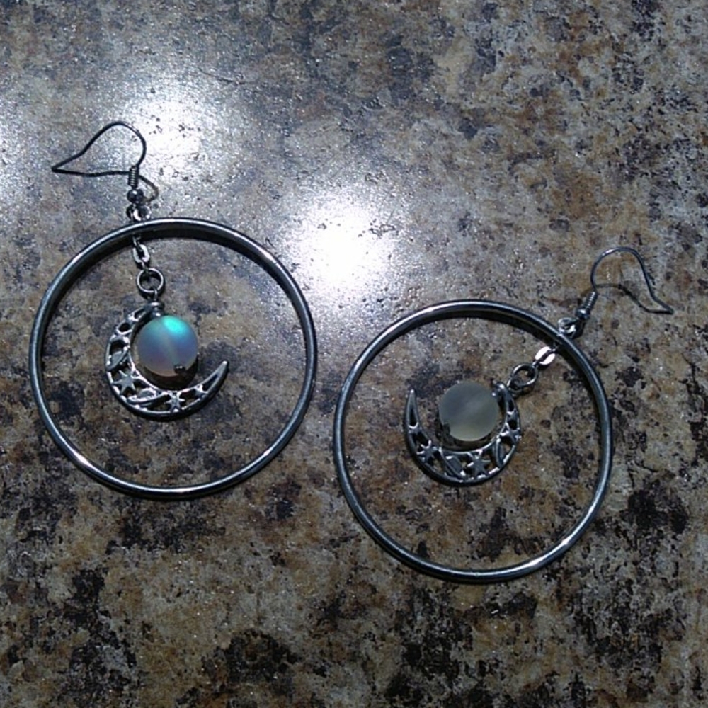 Moon Hoops